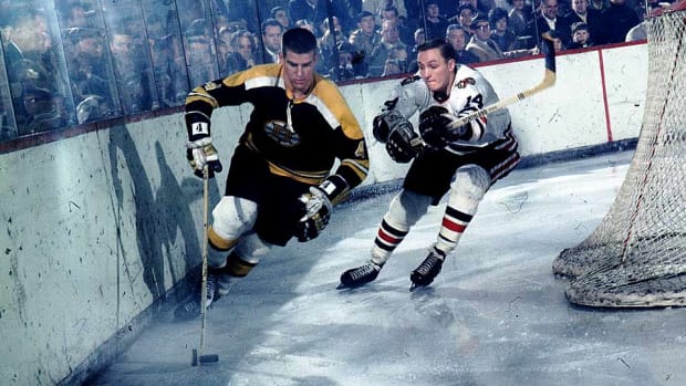 Bobby-Orr-top-triolo.jpg
